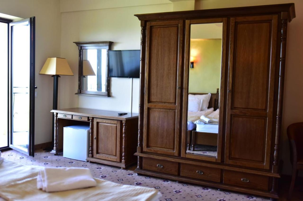 Bellavista Brasov Hotel Sacele Ngoại thất bức ảnh