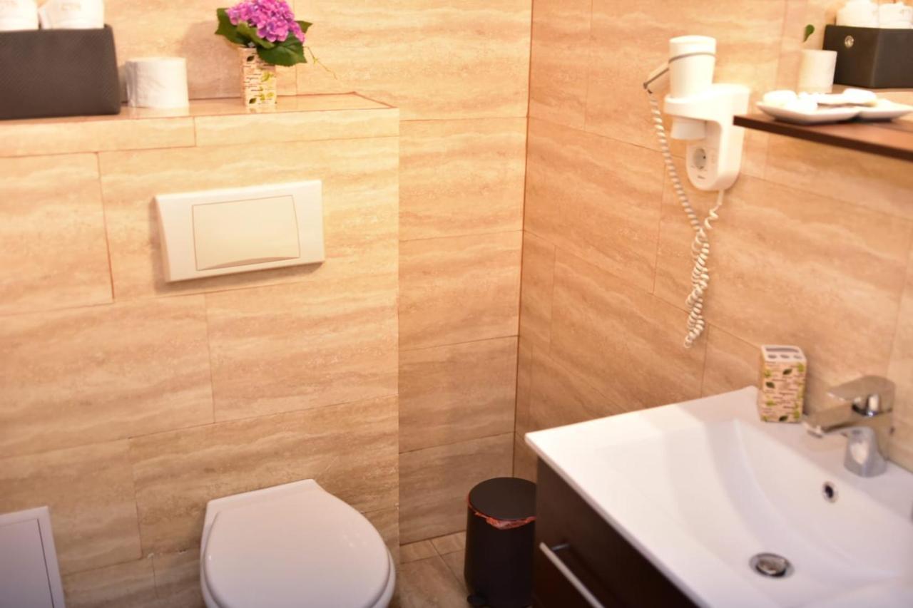 Bellavista Brasov Hotel Sacele Ngoại thất bức ảnh