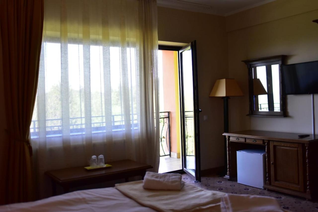 Bellavista Brasov Hotel Sacele Ngoại thất bức ảnh