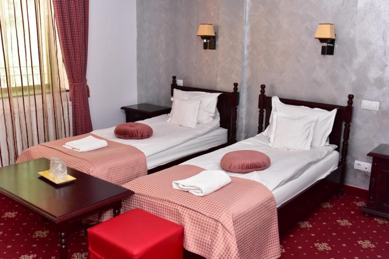Bellavista Brasov Hotel Sacele Ngoại thất bức ảnh