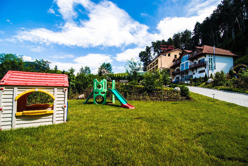 Bellavista Brasov Hotel Sacele Ngoại thất bức ảnh
