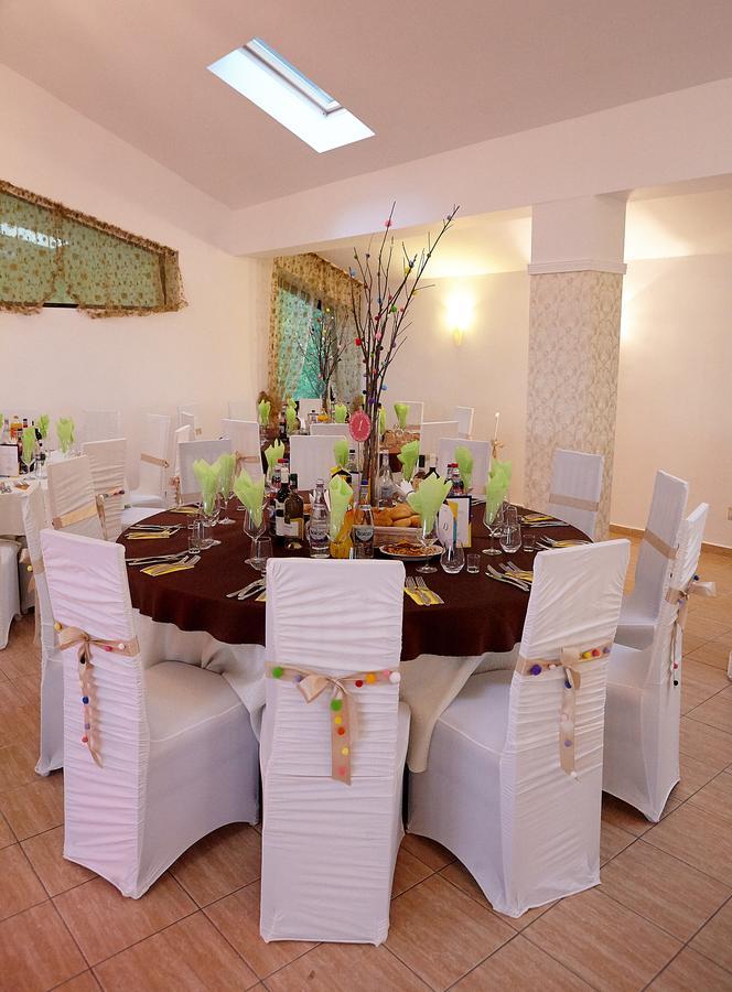 Bellavista Brasov Hotel Sacele Ngoại thất bức ảnh