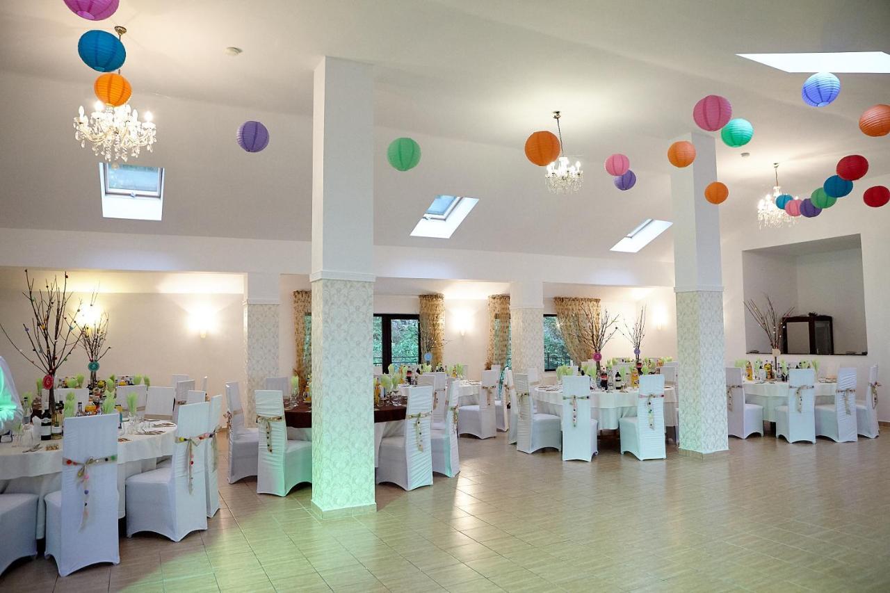 Bellavista Brasov Hotel Sacele Ngoại thất bức ảnh